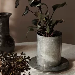 Ferm LIVING | Auran Pot - Galvanized - Medium 5 Ferm LIVING | Auran Pot - Galvanized - Medium -FRAGRANCE Store 1104269082 10 1080x 6bc6391c 0cff 44c3 b2aa f7e79dd4d016