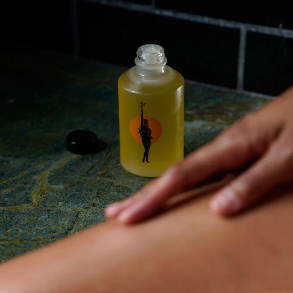 Wonder Valley | Hinoki Body Oil - 200ml 2 Wonder Valley | Hinoki Body Oil - 200ml - Image 2